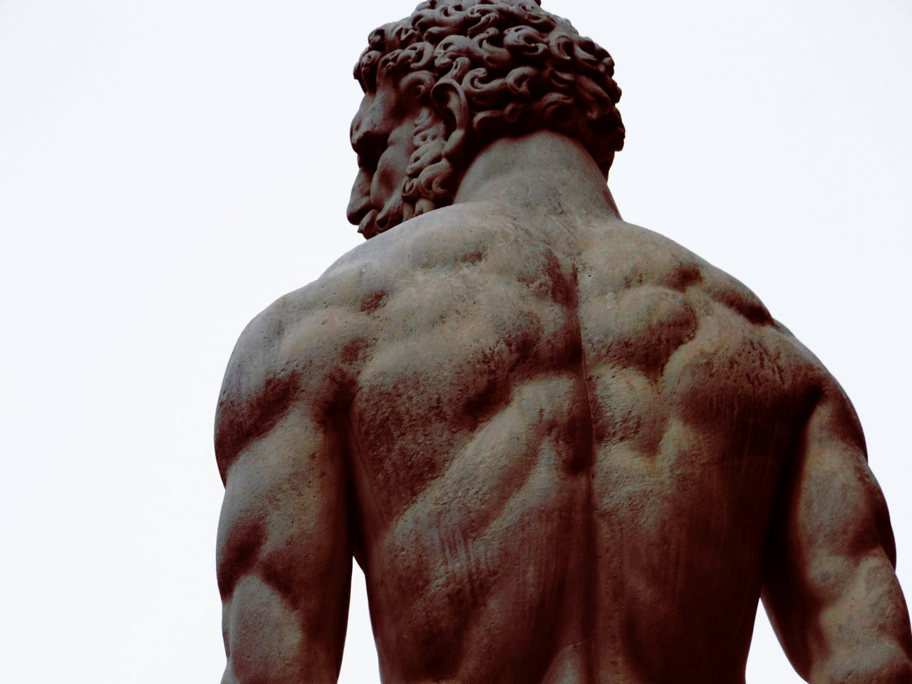 What Attracts Women to Men Physically
