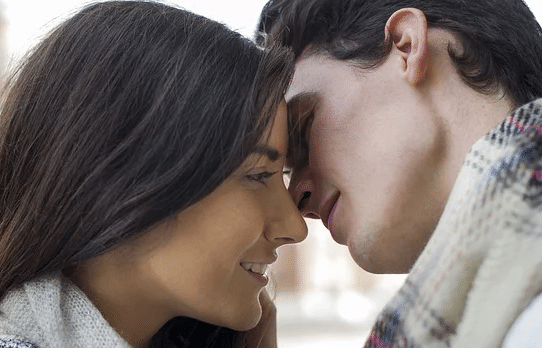 How to Kiss a Girl Well: Kissing Tips for a First Timer